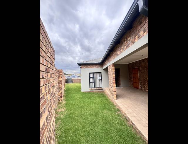 3 BEDROOM FREESTANDING FOR SALE IN DIE HEUWEL